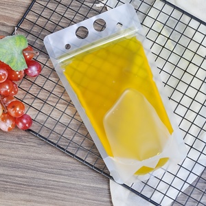 Bolsa de Bebida Transparente de Alta Barrera con Forma, para Líquidos, Jugos, Leche, 700 ml, con Pajita - Product Image 5