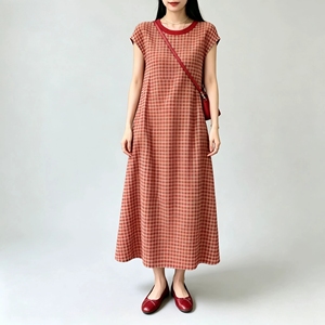 Robe plissée à carreaux vichy pour femme, col contrastant, coupe ample, longueur midi, style Miyake, directement de l'usine, collection été 2026 - Product Image 3