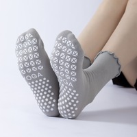 Chaussettes de yoga en dentelle unie personnalisées pour femmes, brodées, antidérapantes, à volants, coupe frisée, pour l'été – Vente en gros