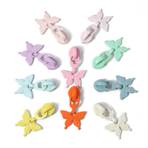Deslizador de Cremallera Metálico con Logotipo Personalizado, Diseño de Fábrica, Lindo Tirador de Cremallera con Forma de Oso y Mariposa para Ropa y Bolsos - Product Image 6