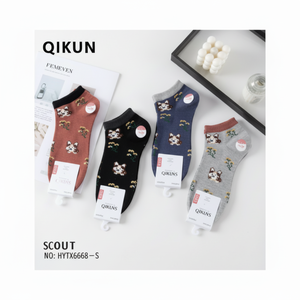 Calcetines florales de colores mezclados para mujer, talla única, invierno, cálido y transpirable, de nailon con estampado bordado de corazón a rayas, hasta el tobillo - Product Image 1