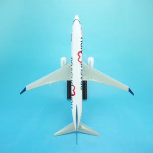 Modèle d'avion commercial <span class=keywords><strong>Prague</strong></span> B737-800 1/100 39,5 cm pour la décoration des salons d'aéroport - Product Image 5