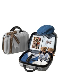 Ensemble <span class=keywords><strong>cadeau</strong></span> de luxe pour bébé en gros, body, chapeau, chaussures, couverture, valise pour enfants, tenue de Noël pour nouveau-né - Product Image 1