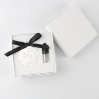Penderie de voiture suspendue écologique pendentif aromatique désodorisant parfum de maison diffuseur d'huiles essentielles de fleurs en porcelaine fait à la main