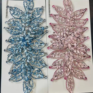 Parches de Cristal de Estrás con Forma de Hoja de Diamante 3D Brillantes y Coloridos de Lujo para Vestidos de Fiesta - Product Image 1