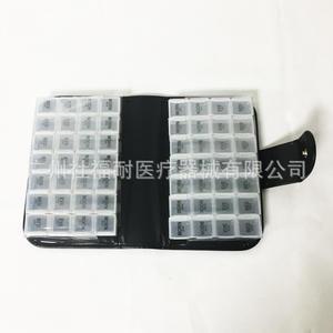 Vente en gros d'usine Étui en cuir PU détachable 56 compartiments Pilulier de voyage d'affaires portable Emballage en plastique imprimé personnalisé - Product Image 2