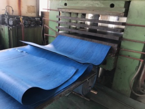 Plaque d'étanchéité composite sans amiante facile à <span class=keywords><strong>découper</strong></span> pour système d'échappement automobile et <span class=keywords><strong>joint</strong></span> d'étanchéité de conduite de carburant - Product Image 3