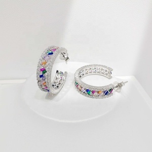 Boucles d'oreilles tendance de luxe en cuivre massif avec zircon noir taille baguette, bijoux fantaisie hypoallergéniques pour femmes - Product Image 2