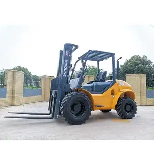 Dizel motorlu dört tekerlekten çekiş teleskopik engebeli arazi 3ton Forklift