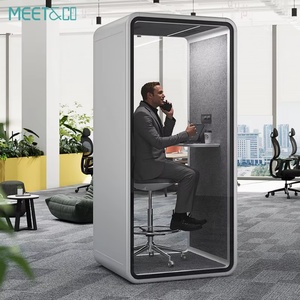 Cabine de réunion acoustique moderne insonorisée pour 4 personnes avec ports d'alimentation et USB intégrés, grande cabine de bureau - Product Image 1