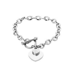 Bijoux en acier inoxydable plaqué or 18 carats Bracelet à breloques avec boucle en forme de cœur pour femme Bracelets manchette avec pendentif en forme de cœur - Product Image 3
