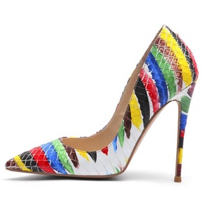Zapatos de Tacón Súper Alto para Mujer, Zapatos de Vestir con Diseño de Grafiti Colorido, Zapatos de Tacón de Aguja con Punta Puntiaguda, Zapatos de Moda para Club Nocturno - Product Image 2