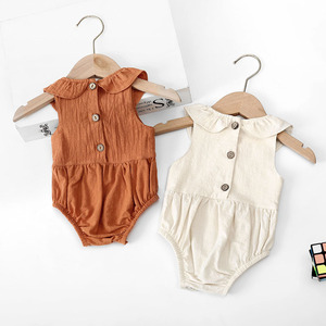Combinaison bébé sans manches avec col à volants en coton et lin mélangé, couleur unie, fermeture à boutons-pression, barboteuse personnalisée pour bébé - Product Image 5