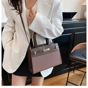 <span class=keywords><strong>Sac</strong></span> à <span class=keywords><strong>bandoulière</strong></span> texturé tendance pour femme, nouveau <span class=keywords><strong>sac</strong></span> à main contrastant - Product Image 1