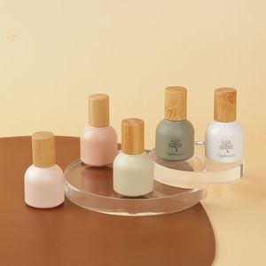 10ml Morandi Couleur Verre Roll on Bottle avec Perle En Acier Inoxydable et Couvercle En Bois <span class=keywords><strong>De</strong></span> Bambou pour <span class=keywords><strong>Parfum</strong></span> Huiles Essentielles Roller Bottle - Product Image 1