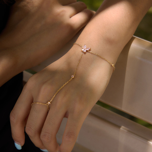 Pulsera de Cadena con Mariposa Rosa J&D Jewelry, Chapada en Oro de 18K, Acero Inoxidable, Circonita Rosa, Joyería para Mujer - Product Image 3
