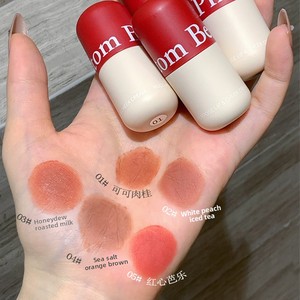 Phantom Bear Multiuso: Glaze Labbra Vellutato Opaco, <span class=keywords><strong>Blush</strong></span> e Ombretto Tre-in-Uno in Polvere che Esalta il Tono della Pelle, Facile da Applicare, Formato Standard - Product Image 4