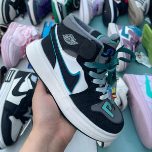 Sneakers respirantes de haute qualité pour hommes et femmes, vente en gros d'usine, très demandées, fabriquées en Chine - Product Image 1