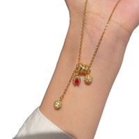 Collier personnalisé - Meilleure vente : Pendentif goutte d'eau rubis, accessoire de luxe léger et design de niche pour femme, ras du cou
