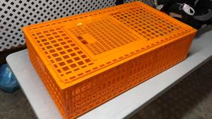 Jaula de Plástico PP Nueva para Pollos, 96x56x27cm, Color Naranja, para Transporte de Pollos Vivos, Uso en Mataderos, Capacidad para 12-15 Pollos - Product Image 5