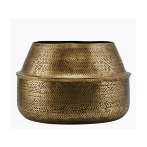 Pot de fleur contemporain en aluminium doré et argenté au design artistique unique pour les espaces de luxe, les hôtels et les chambres à coucher. - Product Image 3