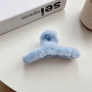 Pinza de pelo de invierno grande y elegante de 11cm, pinzas de piel de plástico pesado para niñas y mujeres con pelo grueso, accesorios de abrazadera de felpa elegantes - Product Image 4