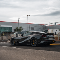 Jantes forgées sur mesure en aluminium 6061-T6, 19, 20, 21, 22 pouces, noires et dorées, à rayons angulaires, PCD, ET, CB personnalisés, adaptées aux supercars