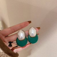 En gros 925 Argent Aiguille Irrégulière Perle Cercle Boucles D'oreilles Coréen Bijoux De Mode Vintage Vert En Cuir Boucles D'oreilles