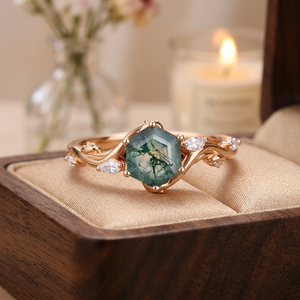 Bague de fiançailles vintage en moissanite taille hexagonale sertie à griffes, avec bande en argent S925 plaqué or rose et motif vigne taille marquise, pour mariée - Product Image 1