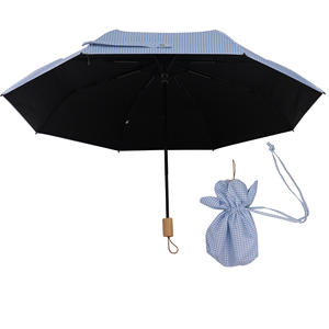 Paraguas Plegable Azul a Cuadros con Bolsa Cruzada - Protección Solar Portátil para Mujer - Product Image 1