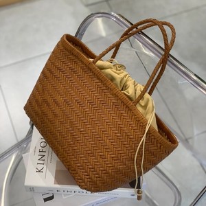Nouveau Sac à Main en Cuir Tressé Grande Capacité pour Femme 2025 – Sac Bandoulière Tendance en Rotin, Vente Chaude Transfrontalière - Product Image 1