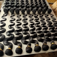 Vente en gros de cheveux vierges brésiliens, cheveux bouclés ondulés, texture droite naturelle, nouveau modèle numéro 4B