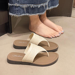 Sandalias con punta abatible de verano para mujer 2025 Island Wind, chanclas de nueva moda, chanclas de estilo festivo francés para zapatillas - Product Image 3
