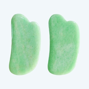 Planche de massage Gua Sha en jade d'aventurine verte pour le corps, les jambes et le visage - Product Image 1