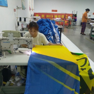 Tùy chỉnh kích thước lớn <span class=keywords><strong>polyester</strong></span> hàng rào lưới quảng cáo biểu ngữ in kỹ thuật số ngoài trời với tính năng grommets di động - Product Image 6
