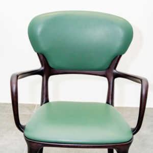 Chaise de salle à manger rembourrée moderne, construction en bois massif, coussin en tissu confortable pour cuisine, hôtel, restaurant PISANO - Product Image 6