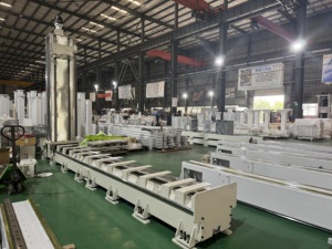 Robot de Tres Ejes con Rango de Trabajo de 100x3x10m, Carga Lateral de hasta 200kg, 380V/220V para Logística y Almacenamiento Eficiente - Product Image 4