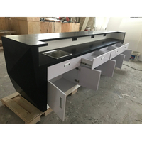Comptoir de bar en pierre acrylique noire avec décoration en bois massif, table de bar à LED