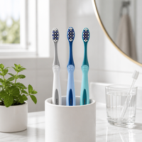 Brosse à dents en nylon à poils moyennement souples pour un nettoyage en profondeur, protège les dents dans tous les coins, brosse à dents pour adultes pour un usage domestique