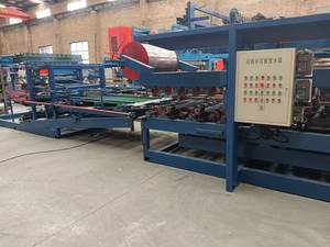 Prix d'usine populaire panneau mural laminé à froid formant la <span class=keywords><strong>ligne</strong></span> <span class=keywords><strong>de</strong></span> production <span class=keywords><strong>de</strong></span> Machine <span class=keywords><strong>de</strong></span> panneau sandwich en laine EPS/ROCK - Product Image 3