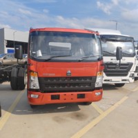 Camions à plateau neufs LHD/RHD d'occasion 4x2 6 roues 3/5/8/10/15T à ridelles latérales, camions légers Howo, châssis de camions de fret à vendre