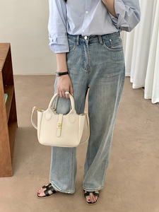 La Nuova Borsa a Tracolla 2025 per Donne È un Accessorio di Nicchia e di Alta Gamma. È un accessorio primaverile versatile. - Product Image 4