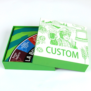 Set da Gioco da Tavolo Multigiocatore Personalizzato Verde con Motivo Stampato Design Portatile Include Carte di Carta e Tabellone - Product Image 2