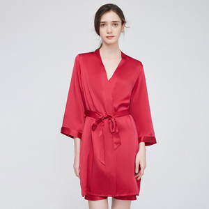 Personalizar lujo mujer <span class=keywords><strong>sin</strong></span> mangas satén seda vestido ropa de dormir mujer Sexy satén <span class=keywords><strong>Kimono</strong></span> seda baño dama de honor novia batas Pijamas - Product Image 1