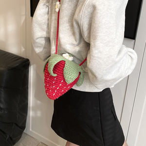 도매 새로운 여자 크로스 바디 가방 수공예 니트 디자인 지퍼 폐쇄 패션 과일 모양 세련된 어깨 스트랩 - Product Image 5