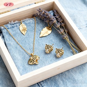 Ювелирные изделия Hengdian: позолоченные 18-каратным золотом комплекты с изображением головы леопарда и черным узором, инкрустированные цирконами AAA. Модные ювелирные наборы оптом для женщин на вечеринки/вечерние мероприятия. - Product Image 4