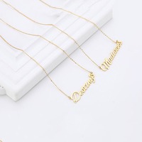 Collier avec nom personnalisé plaqué or 18 carats Collier à la mode avec plaque signalétique et lettre Pendentif Collier à breloques Cadeau pour femme Bijouterie Collier ras du cou