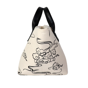 กระเป๋าผ้าแคนวาสลายเมฆ หูหิ้วสีดำ เปิดด้านบน ใช้ได้ทุกวัน - Product Image 3