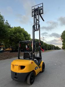 รถยกดีเซลญี่ปุ่น Komatsu FD30รถยกมือสอง - Product Image 4