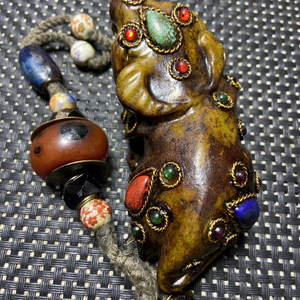 Dragon Xiuyu Rétro Antique, Animal Vache Incrusté de Pierres Précieuses, Perles à Neuf Yeux, Monnaie en Cuivre des Cinq Empereurs, Poignée en Pulpe Enduite Brave - Product Image 3